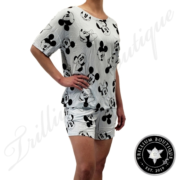 Disney 2-piece Mickey & Friends Pajama Short Set - Picture 7 of 14